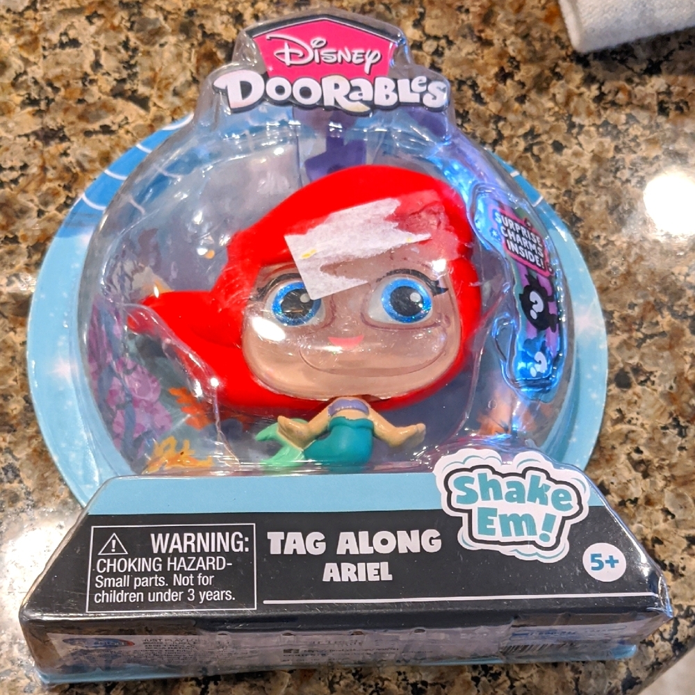 Disney Doorables Ariel Tag Along Toy Little Mermaid Surprise Charms Water globe